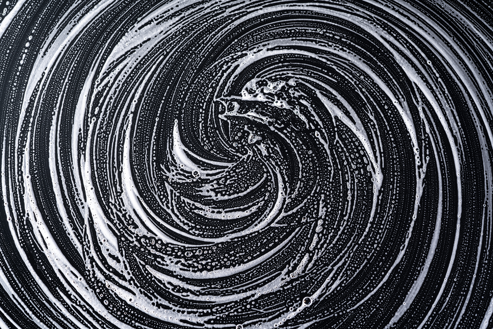 ARIEL | Dynamic Foam Logo Campaign